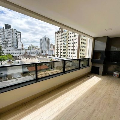 Apartamentos com 154m², 4 quartos, 4 suítes, 2 garagens, no bairro Floresta em São José