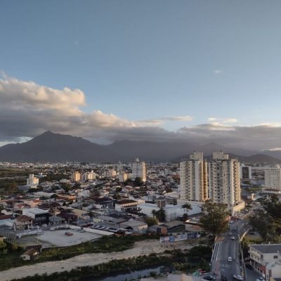 Apartamentos com 124m², 3 quartos, 1 suíte, 1 garagem, no bairro Centro em Palhoça