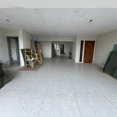 Apartamentos com 157m², 4 quartos, 1 suíte, 2 garagens, no bairro Agronômica em Florianópolis