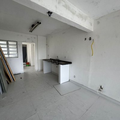 Apartamentos com 157m², 4 quartos, 1 suíte, 2 garagens, no bairro Agronômica em Florianópolis