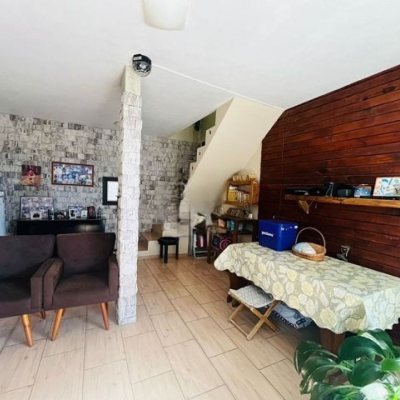 Casa Residencial com 70m², 3 quartos, 1 suíte, 1 garagem, no bairro Forquilhas em São José