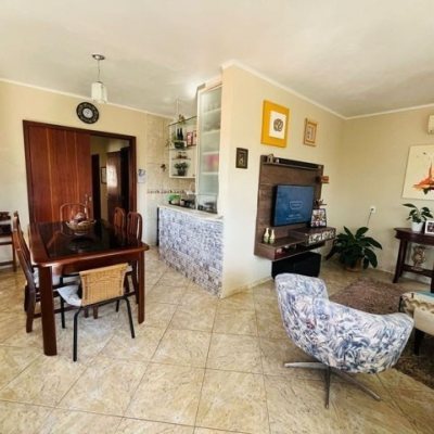 Casa Residencial com 70m², 3 quartos, 1 suíte, 1 garagem, no bairro Forquilhas em São José