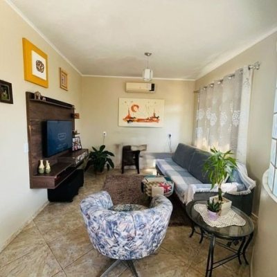 Casa Residencial com 70m², 3 quartos, 1 suíte, 1 garagem, no bairro Forquilhas em São José