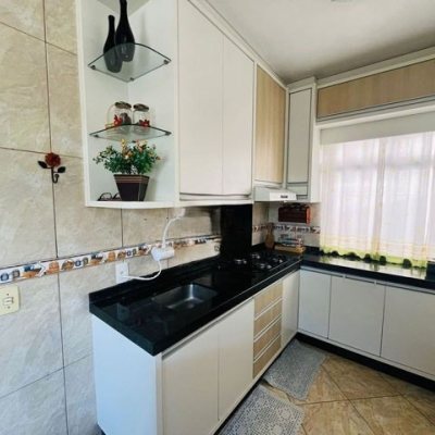 Casa Residencial com 70m², 3 quartos, 1 suíte, 1 garagem, no bairro Forquilhas em São José