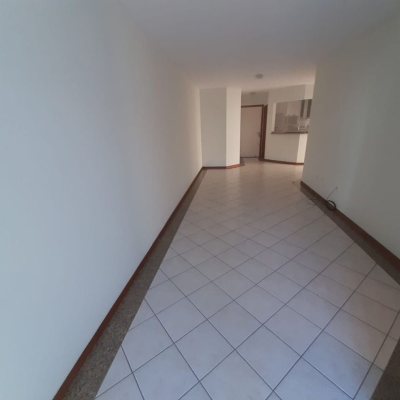 Apartamentos com 96m², 3 quartos, 1 suíte, 1 garagem, no bairro Estreito em Florianópolis