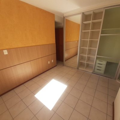 Apartamentos com 96m², 3 quartos, 1 suíte, 1 garagem, no bairro Estreito em Florianópolis