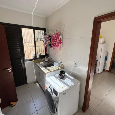 Casa em Condomínio com 361m², 5 quartos, 3 suítes, 4 garagens, no bairro Itacorubi em Florianópolis