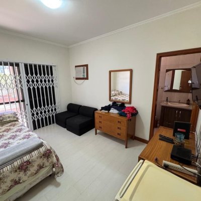 Casa em Condomínio com 361m², 5 quartos, 3 suítes, 4 garagens, no bairro Itacorubi em Florianópolis
