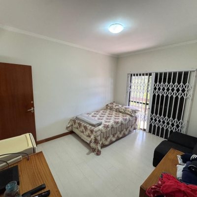 Casa em Condomínio com 361m², 5 quartos, 3 suítes, 4 garagens, no bairro Itacorubi em Florianópolis