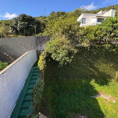 Casa em Condomínio com 361m², 5 quartos, 3 suítes, 4 garagens, no bairro Itacorubi em Florianópolis