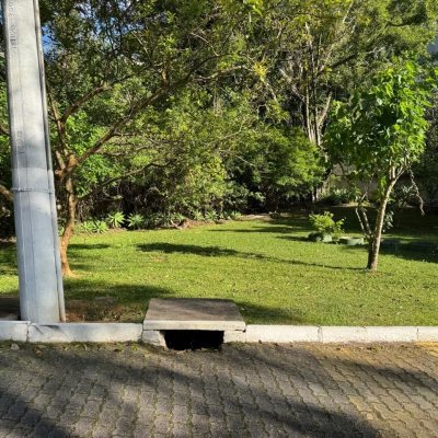 Casa em Condomínio com 361m², 5 quartos, 3 suítes, 4 garagens, no bairro Itacorubi em Florianópolis