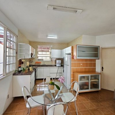 Casa Residencial com 249m², 4 quartos, 1 suíte, 4 garagens, no bairro Itaguaçu em Florianópolis