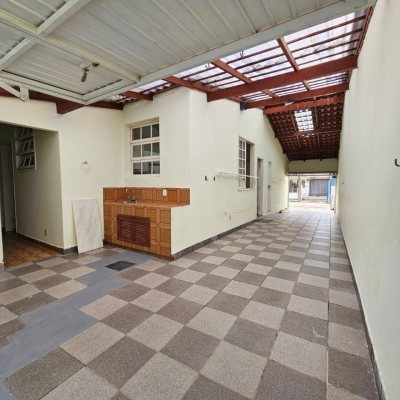 Casa Residencial com 249m², 4 quartos, 1 suíte, 4 garagens, no bairro Itaguaçu em Florianópolis