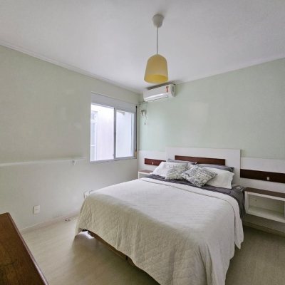 Casa Residencial com 249m², 4 quartos, 1 suíte, 4 garagens, no bairro Itaguaçu em Florianópolis