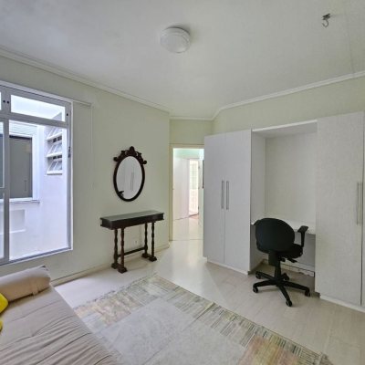 Casa Residencial com 249m², 4 quartos, 1 suíte, 4 garagens, no bairro Itaguaçu em Florianópolis