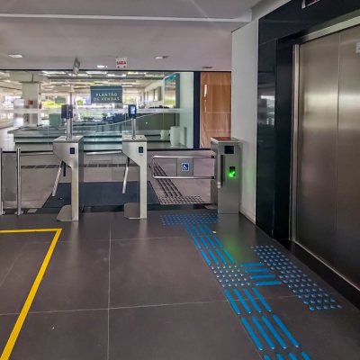 Sala com 156m², 3 garagens, no bairro João Paulo em Florianópolis