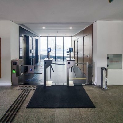 Sala com 156m², 3 garagens, no bairro João Paulo em Florianópolis
