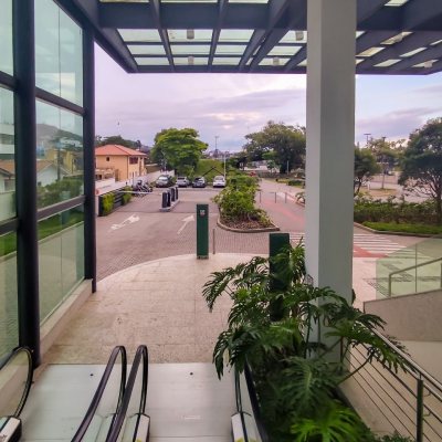 Sala com 156m², 3 garagens, no bairro João Paulo em Florianópolis