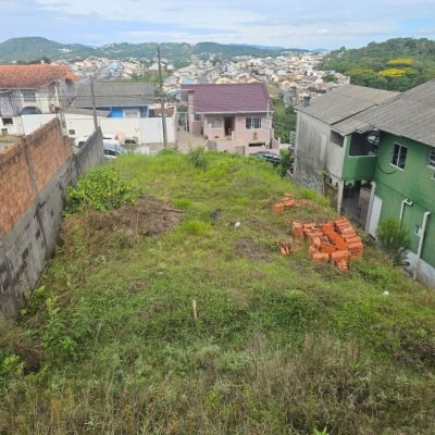Terrenos Residenciais com 225m², no bairro Forquilhas em São José