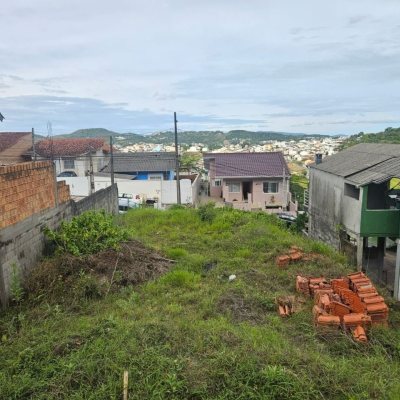 Terrenos Residenciais com 225m², no bairro Forquilhas em São José