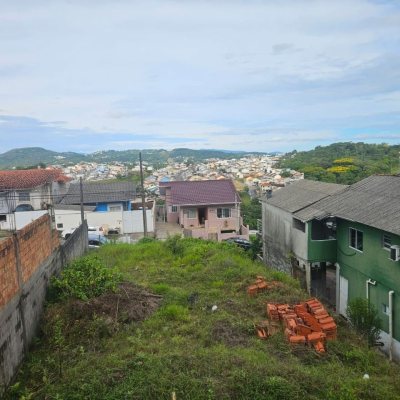Terrenos Residenciais com 225m², no bairro Forquilhas em São José