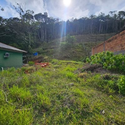 Terrenos Residenciais com 225m², no bairro Forquilhas em São José