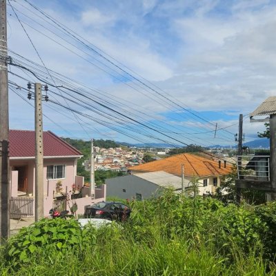 Terrenos Residenciais com 225m², no bairro Forquilhas em São José