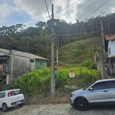 Terrenos Residenciais com 225m², no bairro Forquilhas em São José