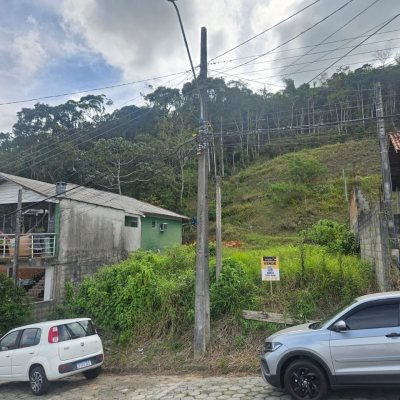 Terrenos Residenciais com 225m², no bairro Forquilhas em São José