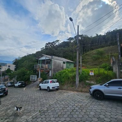 Terrenos Residenciais com 225m², no bairro Forquilhas em São José