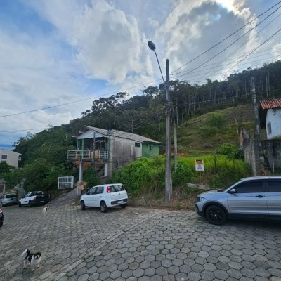 Terrenos Residenciais com 225m², no bairro Forquilhas em São José