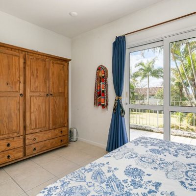 Casa em Condomínio com 300m², 5 quartos, 2 suítes, 4 garagens, no bairro Lagoa da Conceição em Florianópolis