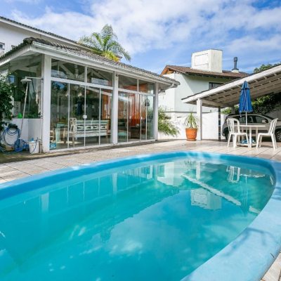 Casa em Condomínio com 300m², 5 quartos, 2 suítes, 4 garagens, no bairro Lagoa da Conceição em Florianópolis