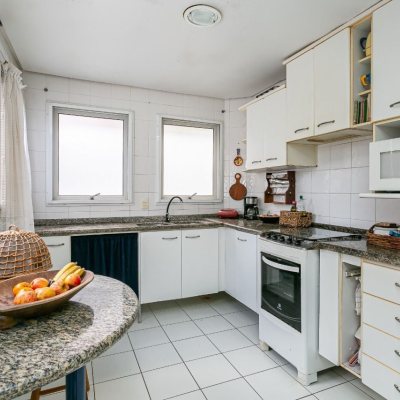 Casa em Condomínio com 300m², 5 quartos, 2 suítes, 4 garagens, no bairro Lagoa da Conceição em Florianópolis