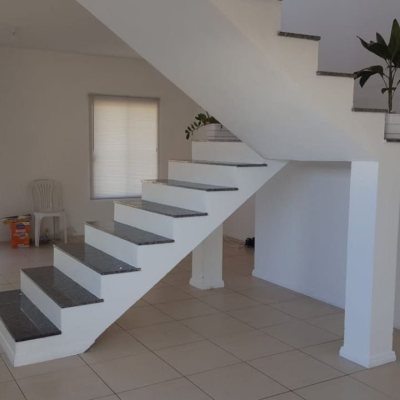 Casa Residencial com 102m², 2 quartos (sendo 2 suítes), 2 garagens, no bairro Campeche em Florianópolis