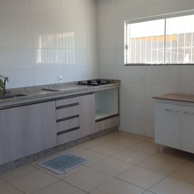 Casa Residencial com 102m², 2 quartos (sendo 2 suítes), 2 garagens, no bairro Campeche em Florianópolis