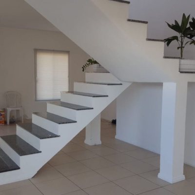 Casa Residencial com 102m², 2 quartos (sendo 2 suítes), 2 garagens, no bairro Campeche em Florianópolis