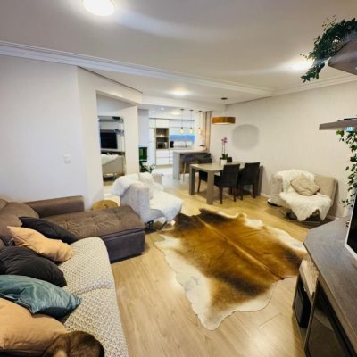 Apartamentos com 108m², 4 quartos, 1 suíte, 2 garagens, no bairro Centro em Florianópolis