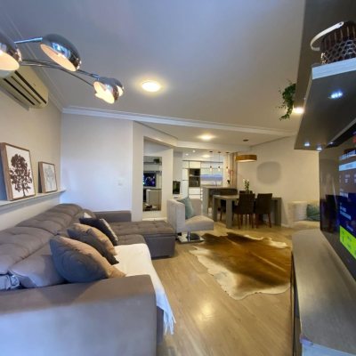 Apartamentos com 108m², 4 quartos, 1 suíte, 2 garagens, no bairro Centro em Florianópolis