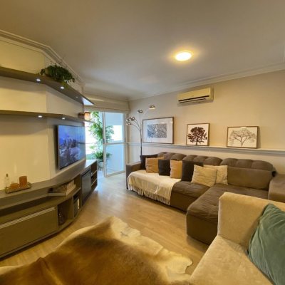 Apartamentos com 108m², 4 quartos, 1 suíte, 2 garagens, no bairro Centro em Florianópolis