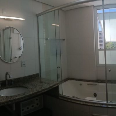 Apartamentos com 108m², 4 quartos, 1 suíte, 2 garagens, no bairro Centro em Florianópolis