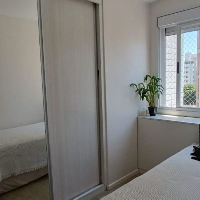 Apartamentos com 108m², 4 quartos, 1 suíte, 2 garagens, no bairro Centro em Florianópolis