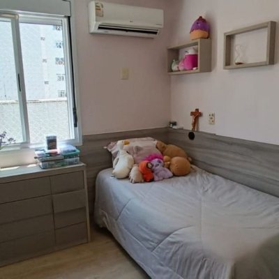 Apartamentos com 108m², 4 quartos, 1 suíte, 2 garagens, no bairro Centro em Florianópolis