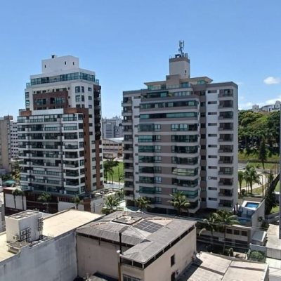 Apartamentos com 108m², 4 quartos, 1 suíte, 2 garagens, no bairro Centro em Florianópolis