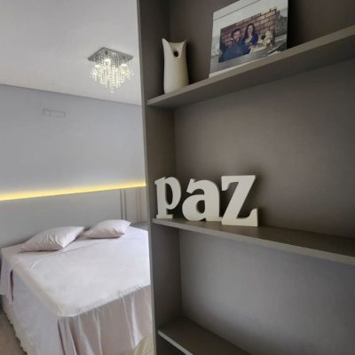 Casa Residencial com 10m², 2 quartos, 1 suíte, 2 garagens, no bairro Carianos em Florianópolis