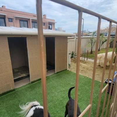 Casa Residencial com 10m², 2 quartos, 1 suíte, 2 garagens, no bairro Carianos em Florianópolis