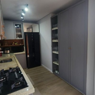 Casa Residencial com 10m², 2 quartos, 1 suíte, 2 garagens, no bairro Carianos em Florianópolis