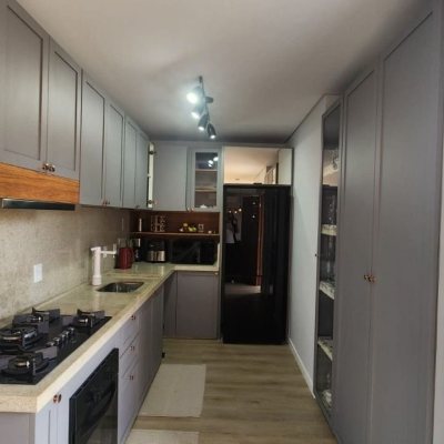 Casa Residencial com 10m², 2 quartos, 1 suíte, 2 garagens, no bairro Carianos em Florianópolis