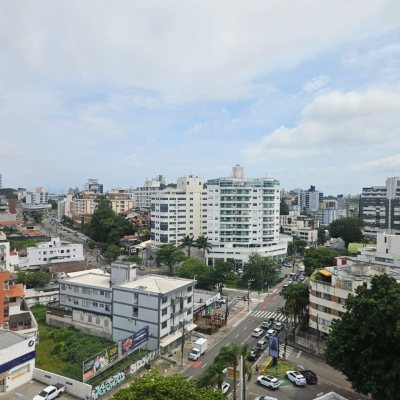 Apartamentos com 105m², 3 quartos, 1 suíte, 1 garagem, no bairro Coqueiros em Florianópolis