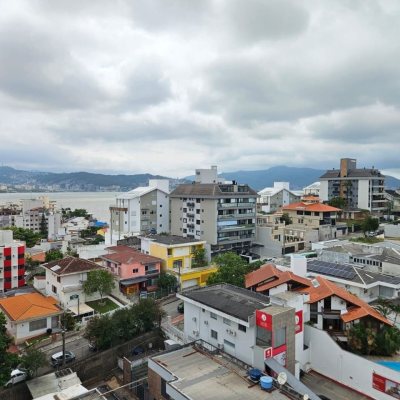 Apartamentos com 105m², 3 quartos, 1 suíte, 1 garagem, no bairro Coqueiros em Florianópolis